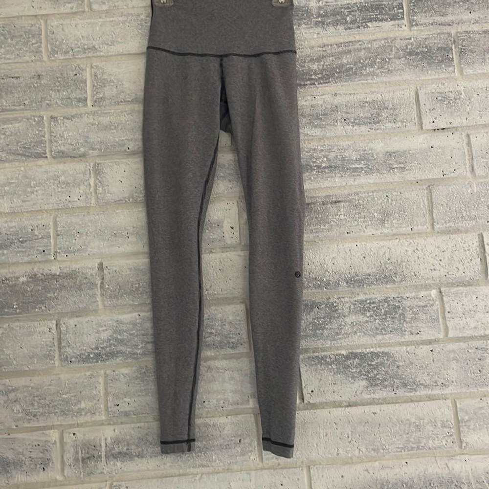 Lululemon stripped leggings